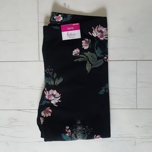 Black Floral Print Leggings NWT